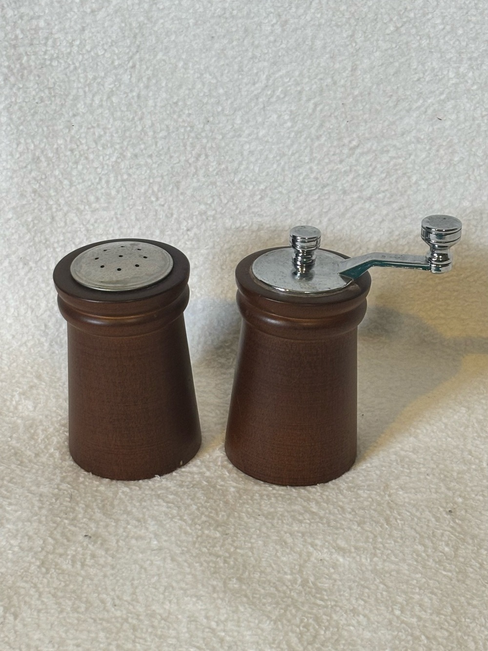 Wooden Salt Shaker and Hand-Crank Pepper Grinder Set - Brown